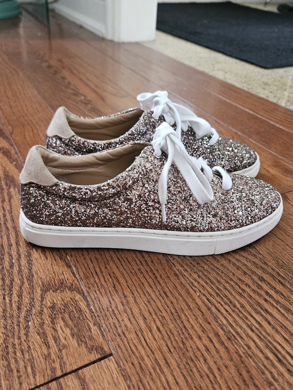 Banana Republic Rose Gold Glitter Sneaker Size 7